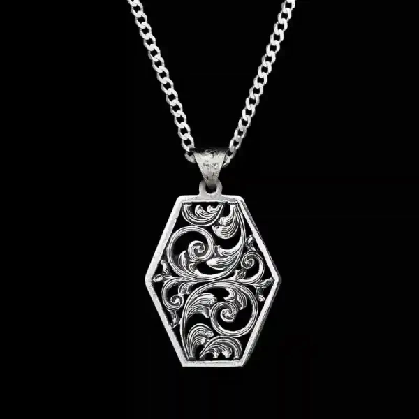 Mayflower Engraved Necklace Set